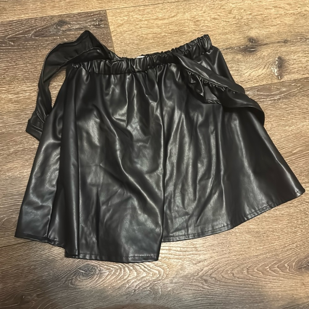 Btween‎ leather like skirt 8